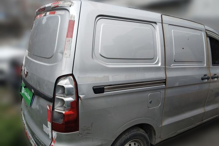 Used Wuling Hongguang V 2019 1.5L Jingqu Edition Sealed-Window Vehicle China VI LAR
