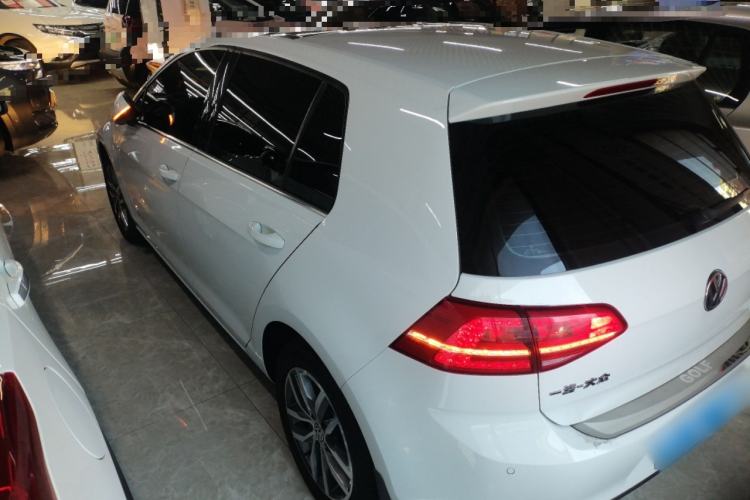 Used Volkswagen Golf 2016 230TSI Automatic Luxury Version
