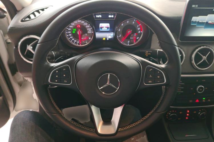 Used Mercedes-Benz GLA 2016 GLA 200 Fashion Model Steering Wheel