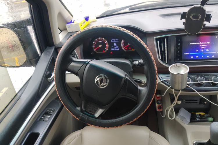 Used FORTHING Lingzhi 2018 M5L 1.6L 7-Seater Luxury Model Steering Wheel