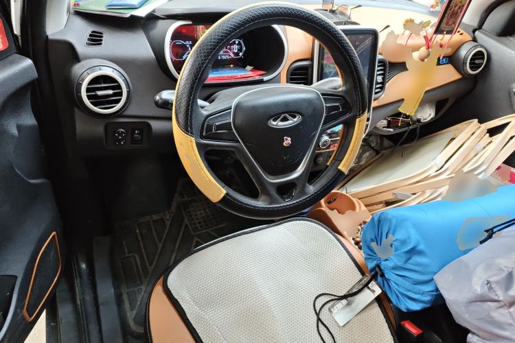 Used Chery QQ Little Ant 2018 400 4-Seater Smart Edition Center Console