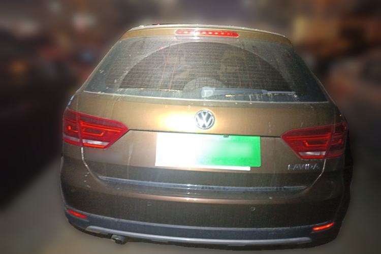 Used Volkswagen Cross Lavida 2014 1.6L Automatic