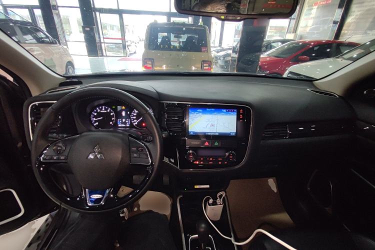 Used Mitsubishi Outlander 2019 2.0L Two-Wheel Drive Comfort Edition 5 Seats China VI Standard