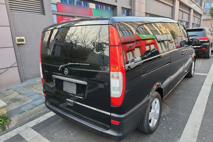 Used Mercedes-Benz Vito 2011 2.5L 7-seater executive version
