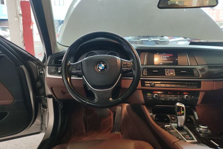 Used BMW 5 Series 2017 525Li Leading Model
