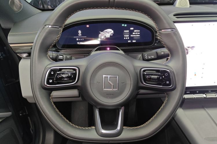 Used Zeekr 7X 2025 100 kWh Long-Range Rear-Wheel Drive with Intelligent Driving Features