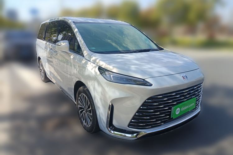 Used Buick GL8 New Energy 2025 Lushang First-Drive Edition 7-Seater Front Right 45 Deg