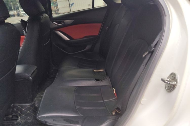 Used Mazda CX-4 2018 2.0L Automatic Two-Wheel Drive Blue Sky Dynamic Version China V Standard Left Rear Seat