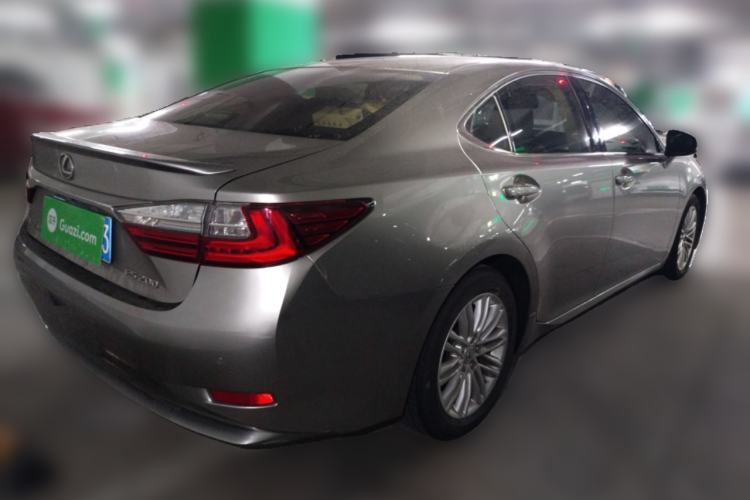 Used Lexus ES 2015 200 Elite Edition Rear Right 45 Deg