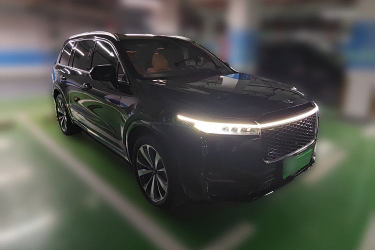 Used Li Auto ONE 2021 Extended-Range 6-Seater Version Front Right 45 Deg