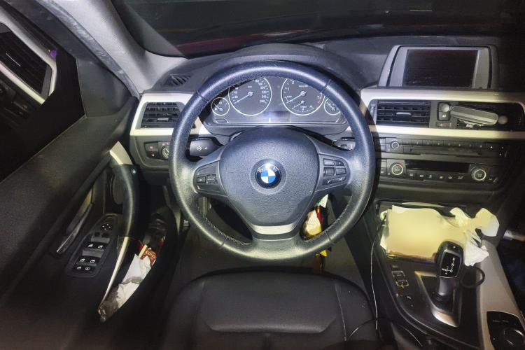 Used BMW 3 Series 2015 320Li Luxury Edition Fashion Model Steering Wheel