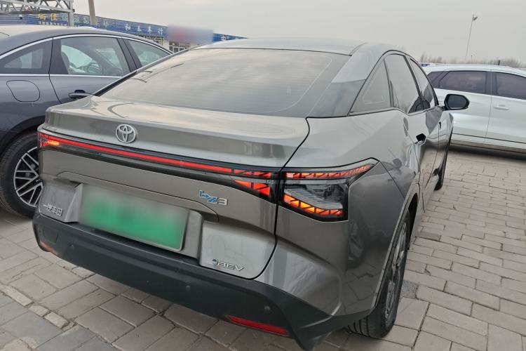 Used Toyota bZ3 2023 616 km Long-Range PRO
