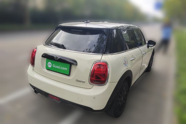 Used MINI MINI 2019 1.5T COOPER Classic Edition Five-Door Version
