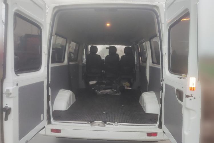 Used SAIC MAXUS Xintu V80 2021 2.0T Manual Classic Aoyuntong Short Wheelbase Ultra-Low Roof 5/6-Seater Trunk