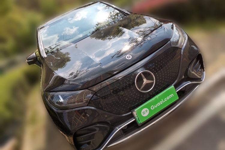 Used Mercedes-Benz EQE SUV 2024 350 4MATIC Luxury Edition Front Right 45 Deg