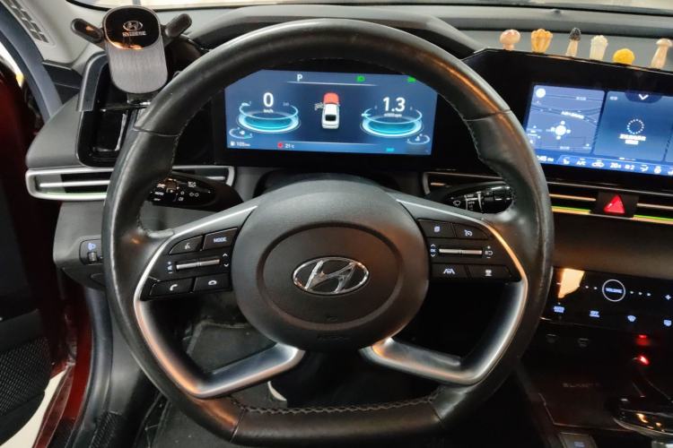 Used Hyundai Elantra 2021 1.5L CVT TOP Flagship Edition Steering Wheel