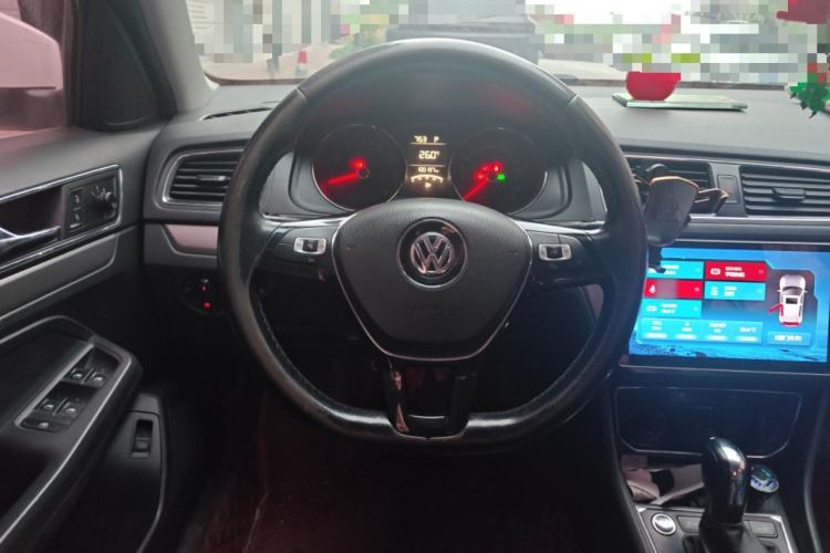 Used Volkswagen Lavida 2017 1.6L Automatic Comfort Edition
