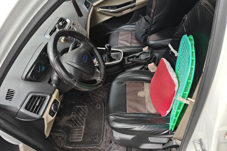 Used Ford Escort 2015 1.5L Manual Comfort Model
