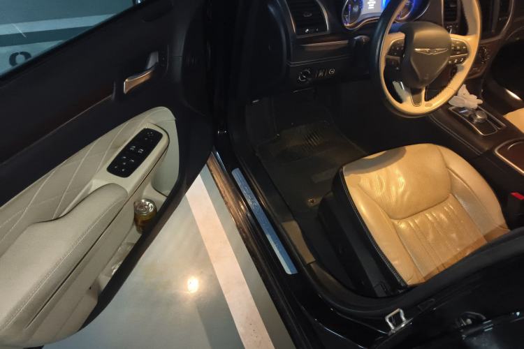 Used Chrysler 300C 2016 3.0L Supreme Edition