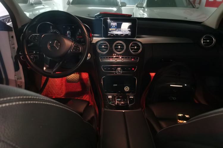 Used Mercedes-Benz C-Class 2018 C 200 L Center Console