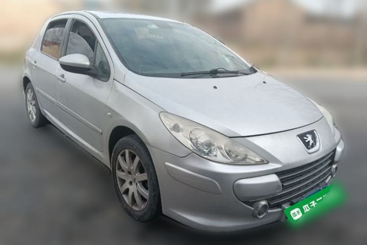 Used Peugeot 307 2013 Hatchback 1.6L Manual Comfort Edition Front Right 45 Deg