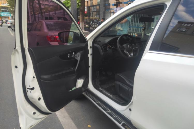 Used Nissan X-Trail 2017 2.0L CVT Comfort Edition 2WD Driver Seat