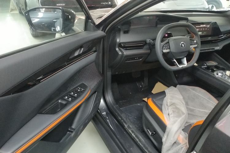 Used CHANGAN UNI-V 2024 1.5T High-Energy Version
