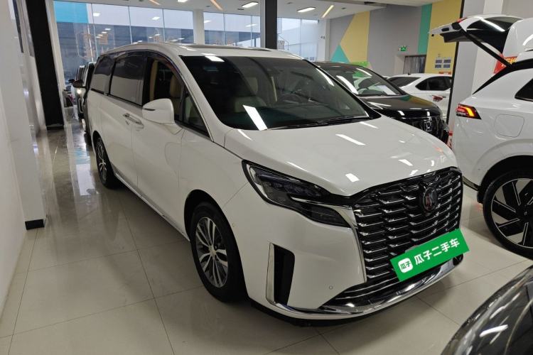 Used Buick GL8 2023 ES Lu Zun Deluxe and Yue Edition Front Right 45 Deg