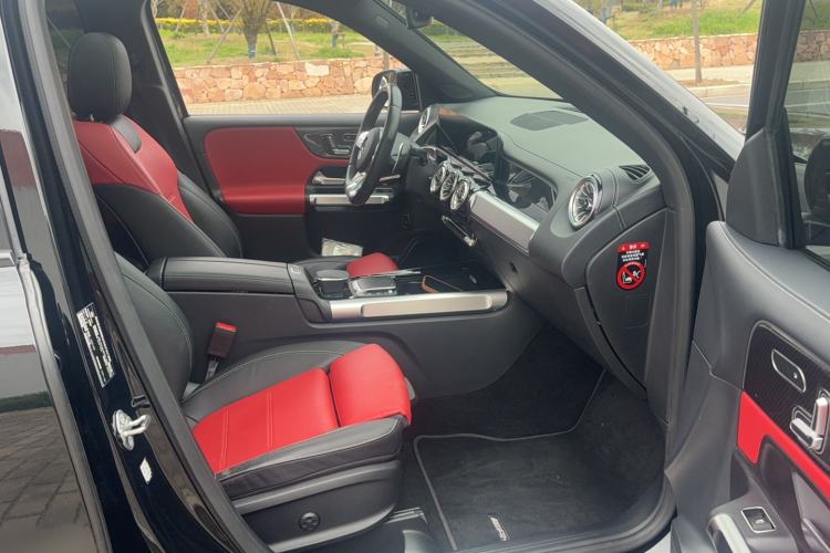 Used Mercedes-Benz GLB AMG 2022 AMG GLB 35 4MATIC Interior 11