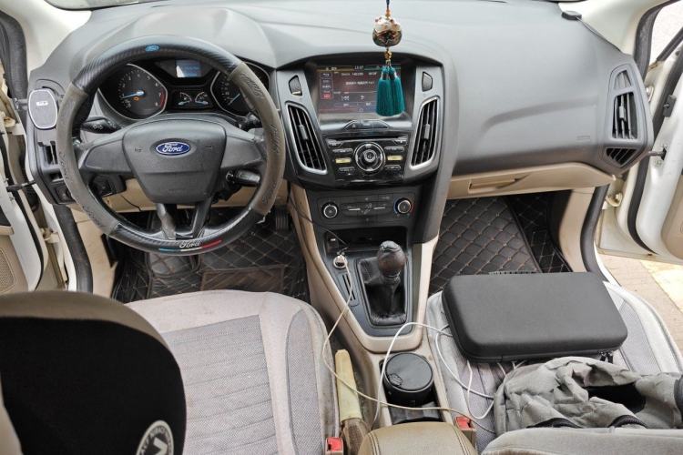 Used Ford Focus 2015 Sedan 1.6L Manual Comfort Model
