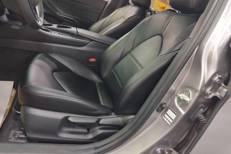 Used Toyota Avalon 2019 2.5L Ambition Version China VI Standard
