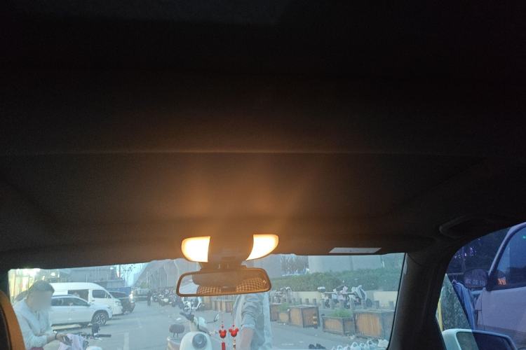 Used Mercedes-Benz GLK-Class 2015 GLK 260 4MATIC Dynamic Edition Ultimate Version Headliner