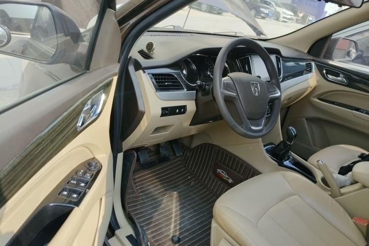 Used Baojun 730 2016 1.5L Manual Comfort Version 7 Seats China V Emission Standard
