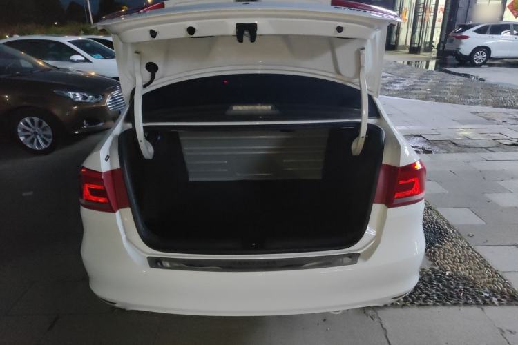 Used Volkswagen Santana 2015 1.6L Automatic Fashion Edition