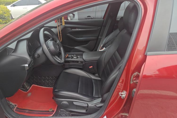 Used Mazda 3 Axela 2020 1.5L Automatic Luxury Version Left Front Seat