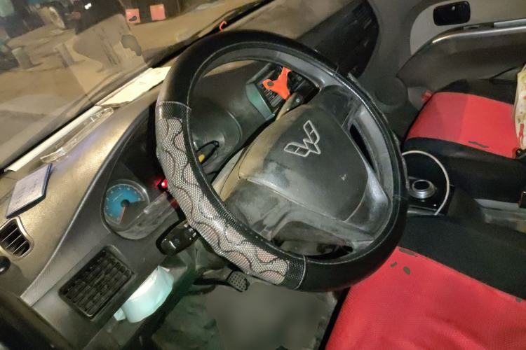 Used Wuling EV50 2020 Pure Electric Van Logistics Vehicle – Penghui Non-Heated Battery
