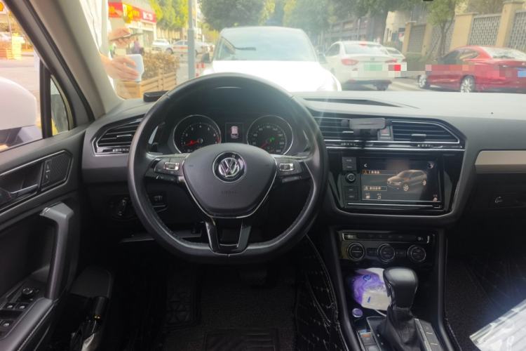 Used Volkswagen Tiguan L 2019 330TSI Automatic Two-Wheel Drive Panoramic Comfort Edition China VI Standard