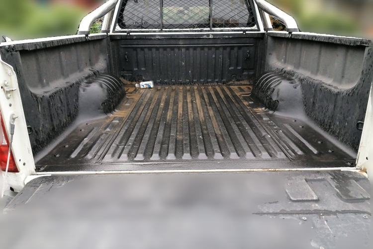 Used SAIC MAXUS T70 2021 2.0T Diesel Manual 4x4 Elite Edition with Long Bed and High Ground Clearance
