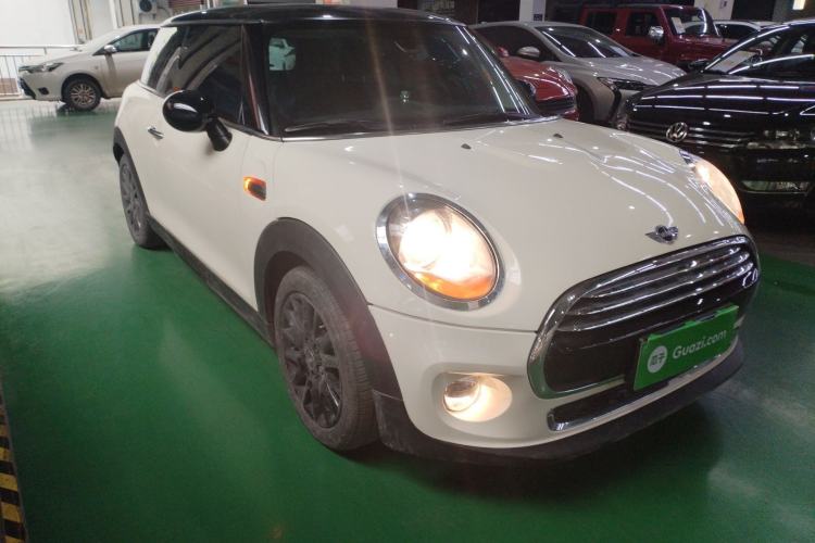Used MINI 2016 1.5T COOPER Front Right 45 Deg