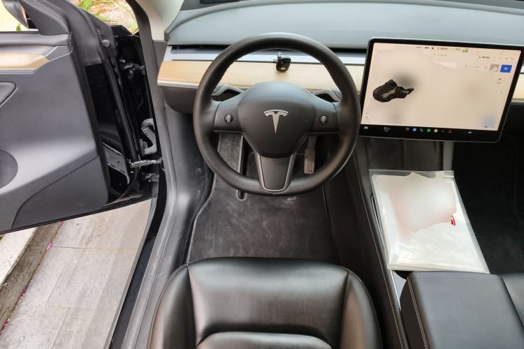 Used Tesla Model Y 2022 Rear-Wheel-Drive Version

