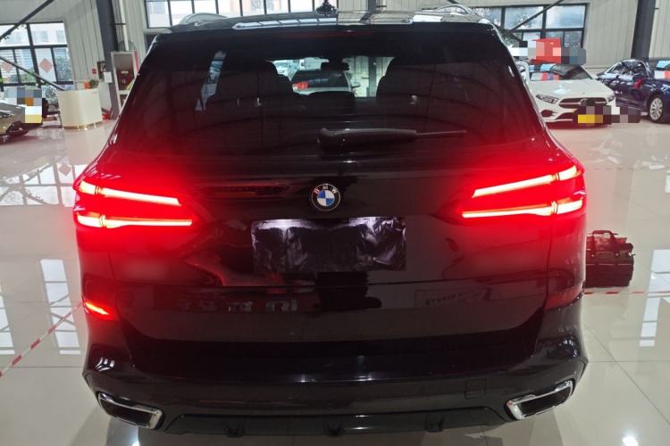 Used BMW X5 2022 xDrive 30Li Luxury M Sport Package