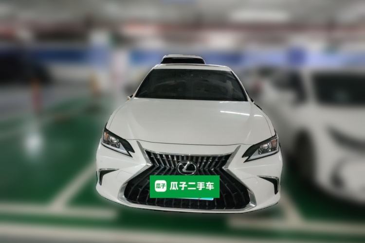 Used Lexus ES 2023 200 Excellence Edition
