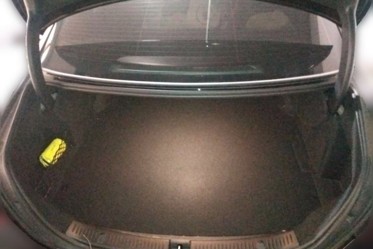 Used Mercedes-Benz E-Class New Energy 2023 E 350 e L Plug-in Hybrid Sports Sedan Trunk