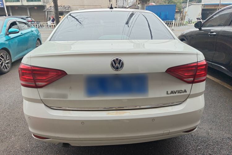 Used Volkswagen Lavida 2015 1.6L Manual Fashion Edition