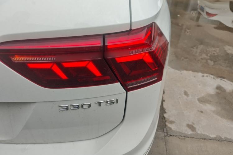 Used Volkswagen Tiguan L 2023 Restyled 330TSI Automatic Two-Wheel Drive R-Line Enhanced Comfort Version Right Rear Taillight