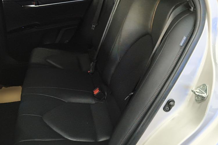 Used Toyota Camry 2019 Revised Version 2.0G Luxury Edition
