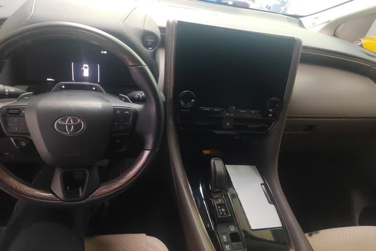 Used Toyota Alphard 2025 Dual-Motor 2.5L Premium Golden Edition
