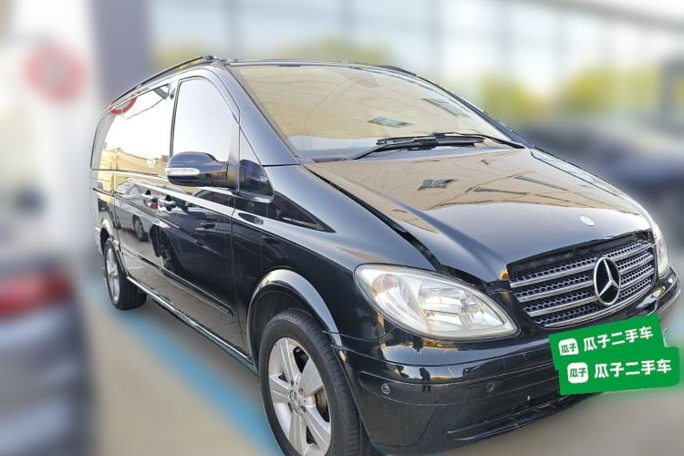 Used Mercedes-Benz Viano 2010 2.5L Prestige Edition Front Right 45 Deg