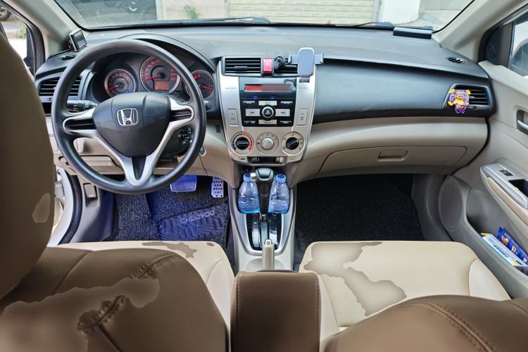 Used Honda City Classic 2008 1.5L Automatic Elite Edition Center Console