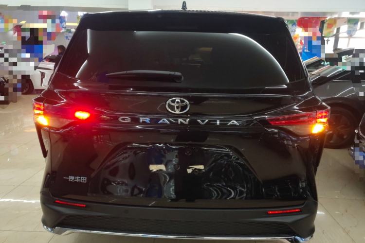 Used Toyota Granvia 2024 2.5L Hybrid Comfort Edition Exterior 4